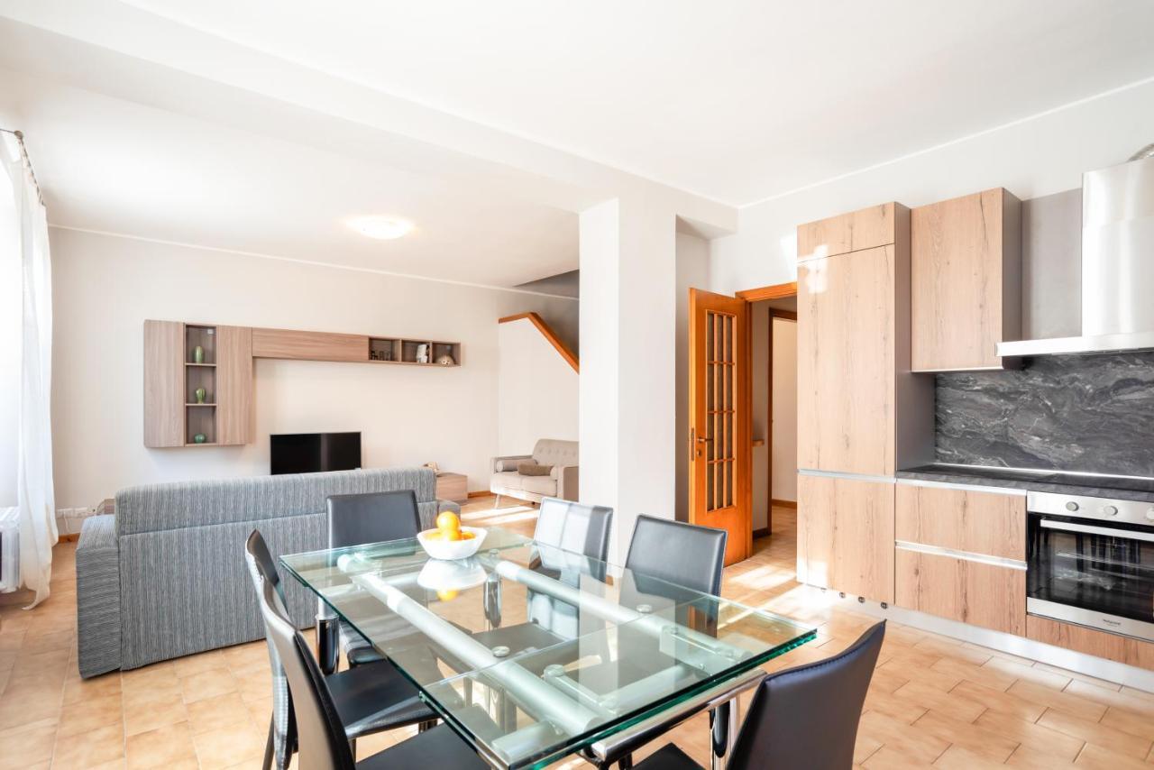 Le Tre Ninfee Di Pusiano! Free Parking Apartment Екстериор снимка